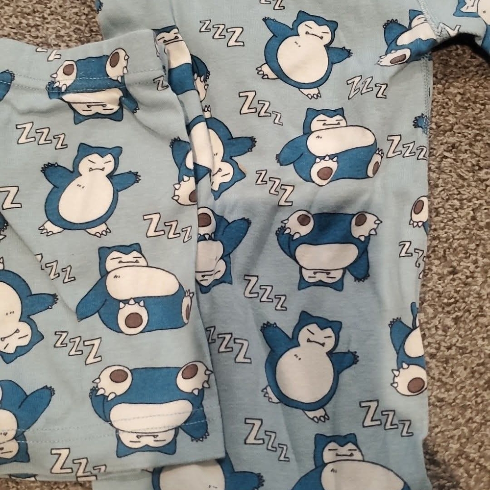 Hanna Andersson Blue and White Pajama Set with Playful Penguin Pattern